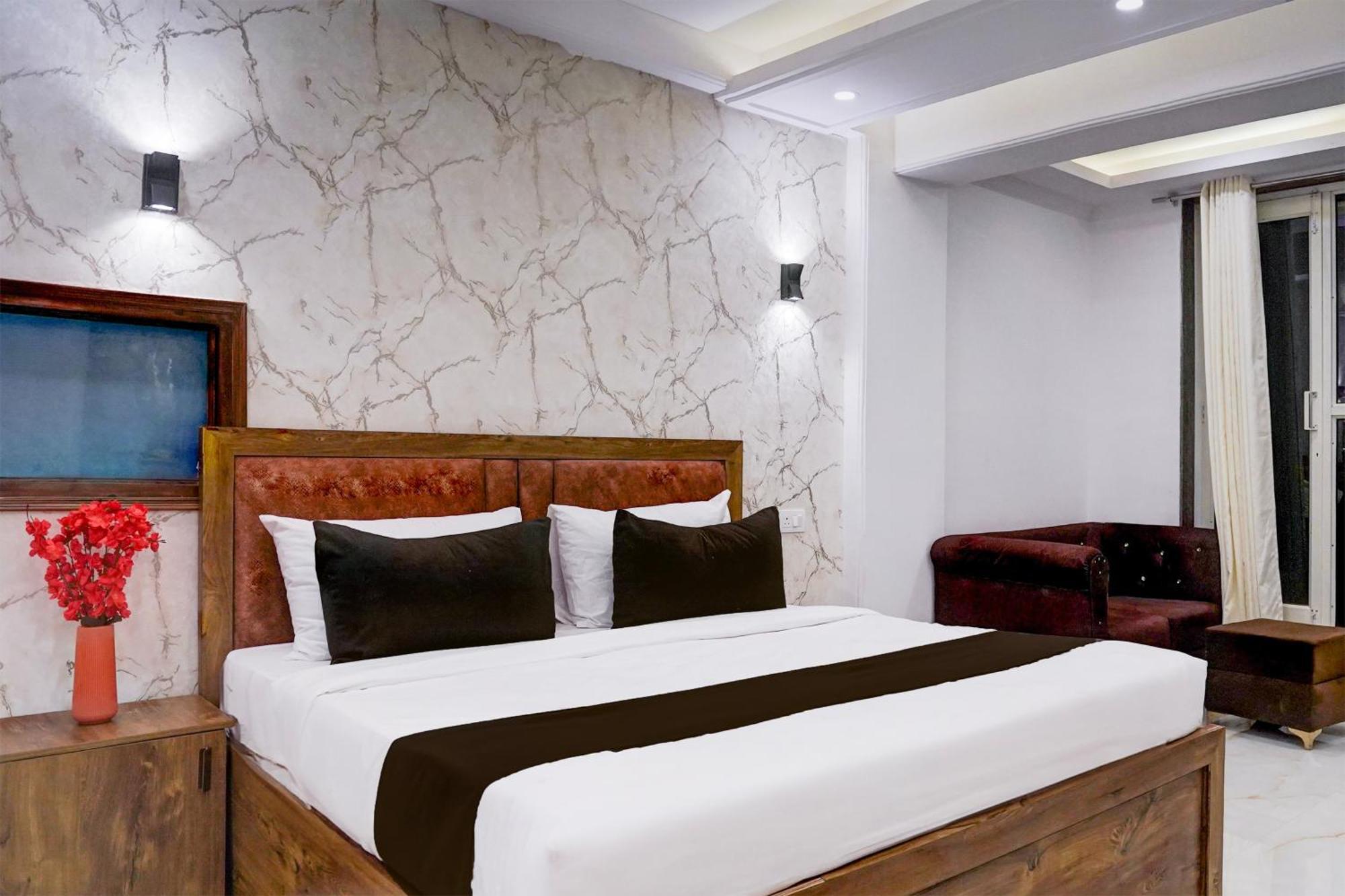 Townhouse Hotel Grand Emporio By Sbg Near Vaishali Metro Station Ghaziabad Luaran gambar
