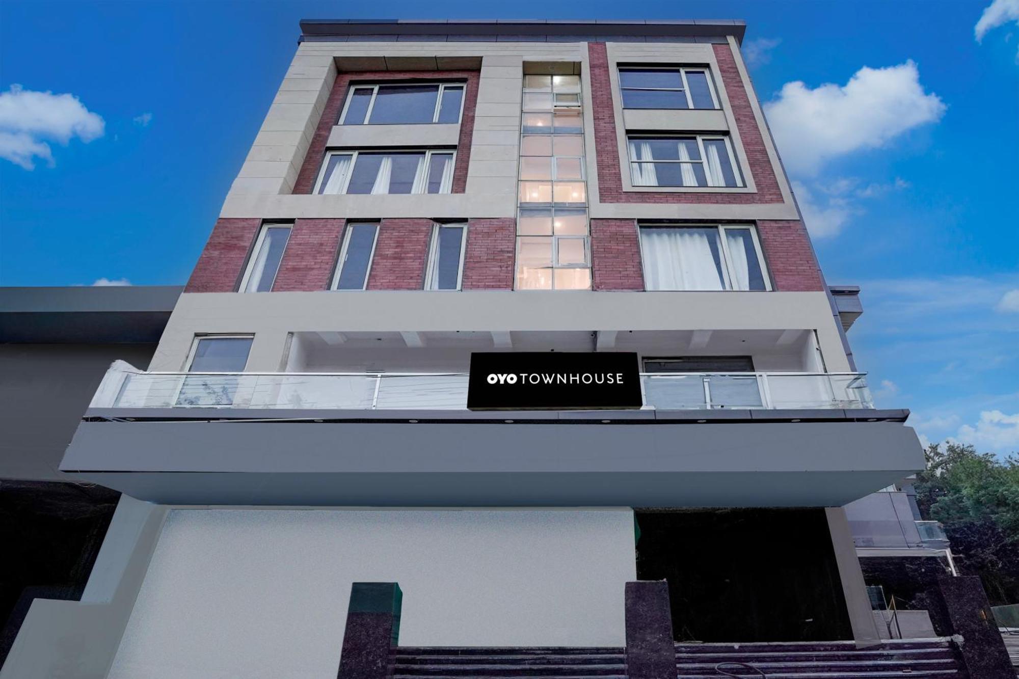 Townhouse Hotel Grand Emporio By Sbg Near Vaishali Metro Station Ghaziabad Luaran gambar