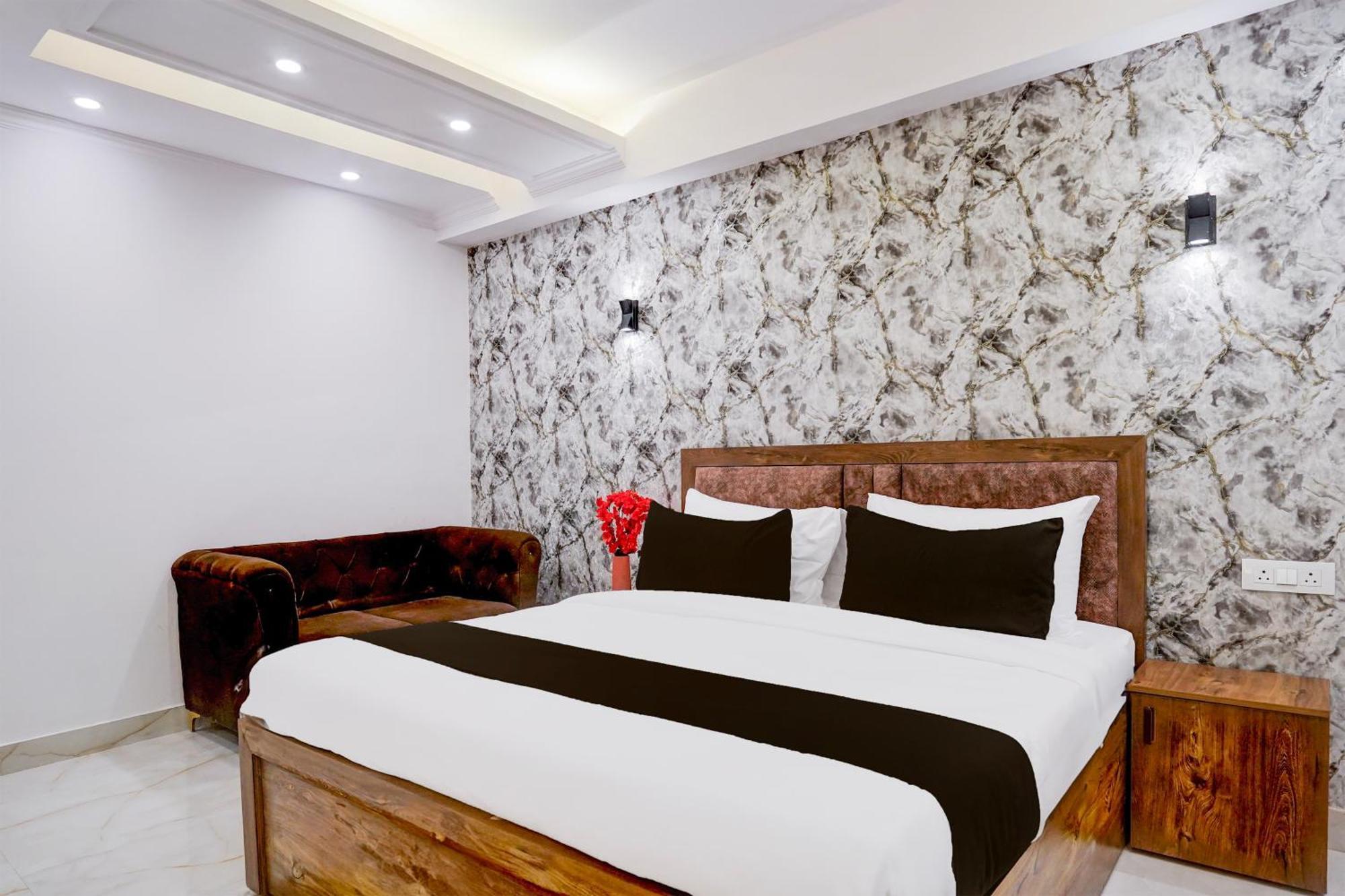 Townhouse Hotel Grand Emporio By Sbg Near Vaishali Metro Station Ghaziabad Luaran gambar