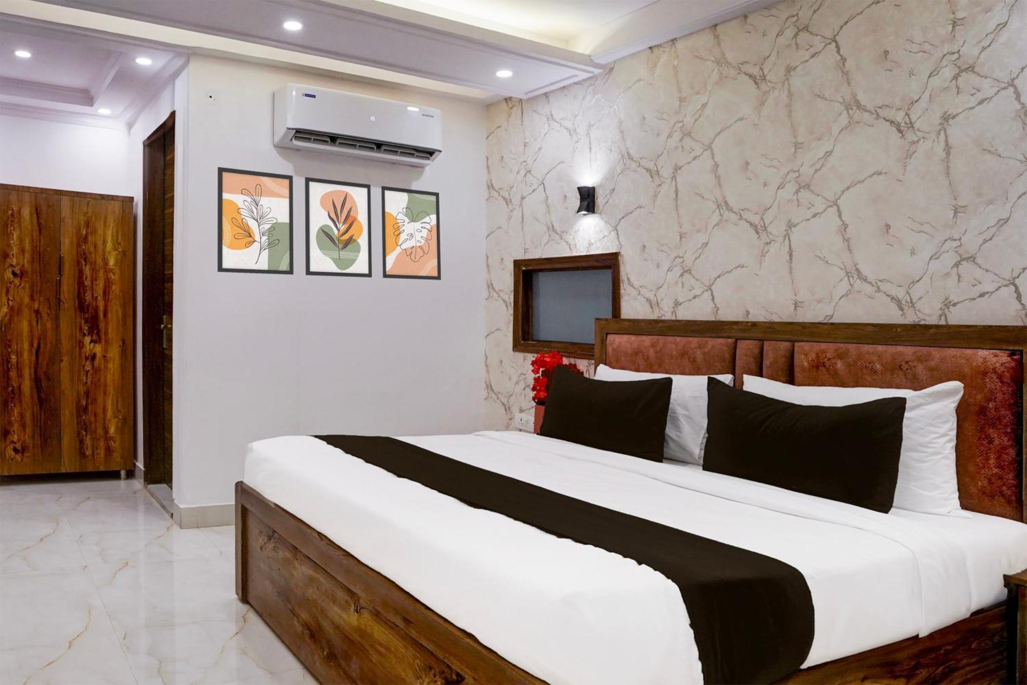 Townhouse Hotel Grand Emporio By Sbg Near Vaishali Metro Station Ghaziabad Luaran gambar