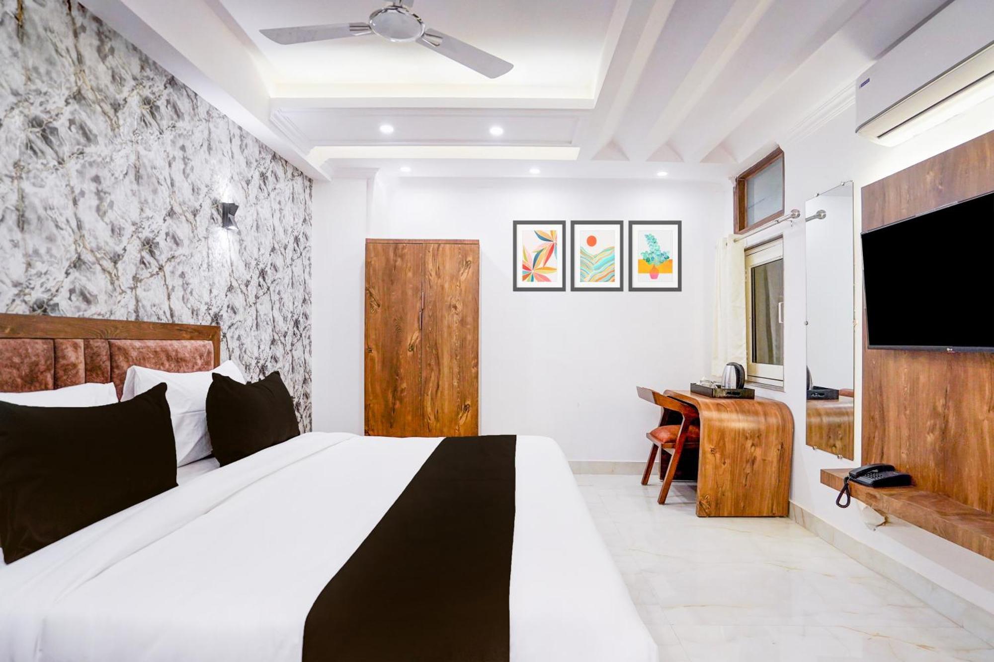 Townhouse Hotel Grand Emporio By Sbg Near Vaishali Metro Station Ghaziabad Luaran gambar